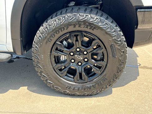 Used 2026 Chevrolet Silverado 1500 ZR2 AWD/4WD image 10