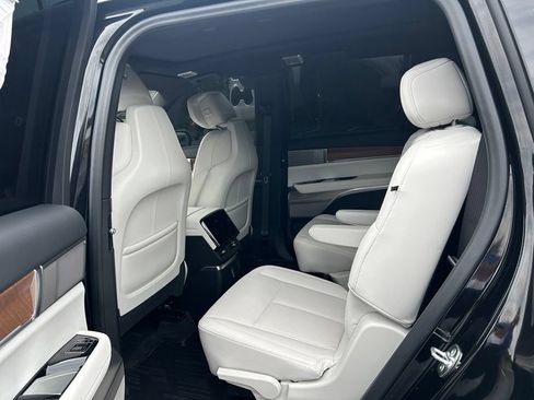 Used 2026 Cadillac Vistiq Sport w/ LPO, Floor Liner Package AWD/4WD image 39