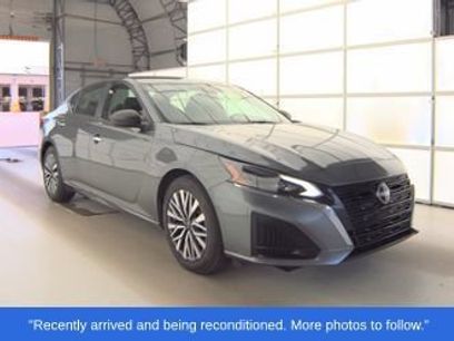 Used 2025 Nissan Altima 2.5 SV