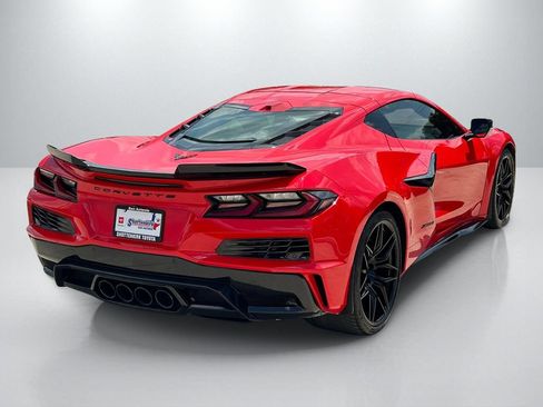 Used 2024 Chevrolet Corvette Z06 w/ Stealth Interior Trim Package RWD image 5