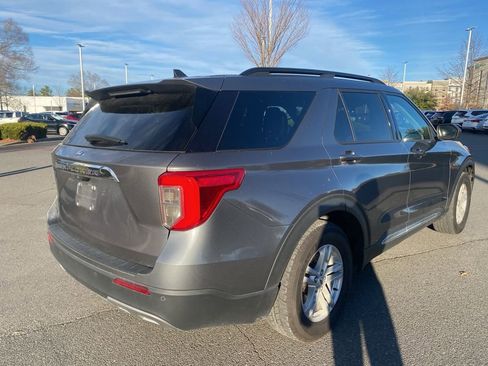 Used 2023 Ford Explorer XLT w/ Equipment Group 202A image 8