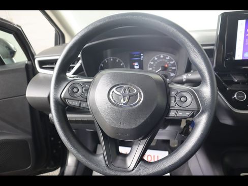 Used 2025 Toyota Corolla LE FWD image 20