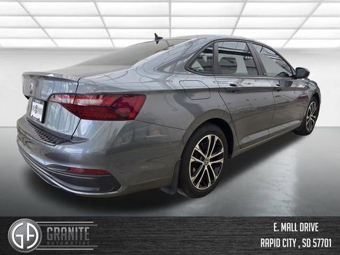 Used 2023 Volkswagen Jetta Sport FWD image 5