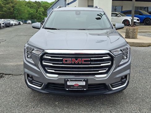 Used 2024 GMC Terrain SLT AWD/4WD image 2
