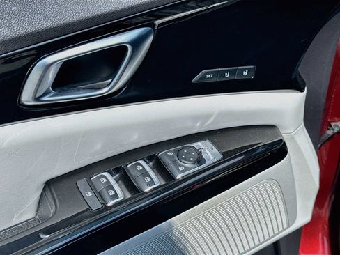 Certified 2023 Kia Carnival SX FWD image 21