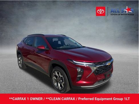 Used 2025 Chevrolet Trax LT w/ LT Convenience Package FWD image 1