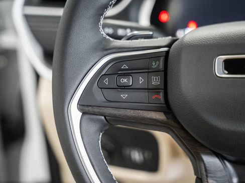 New 2025 Jeep Grand Cherokee L Limited w/ Luxury Tech Group II image 28