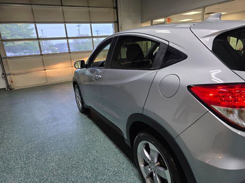 Used 2021 Honda HR-V LX image 10