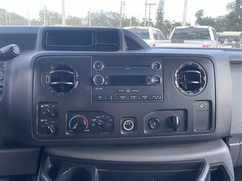 Used 2011 Ford E-350 and Econoline 350 XLT image 28