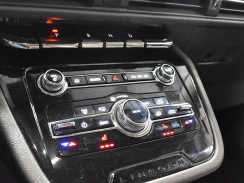 Used 2021 Lincoln Corsair FWD image 16