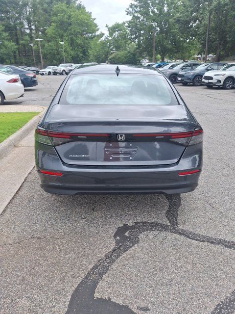 Used 2023 Honda Accord EX image 5