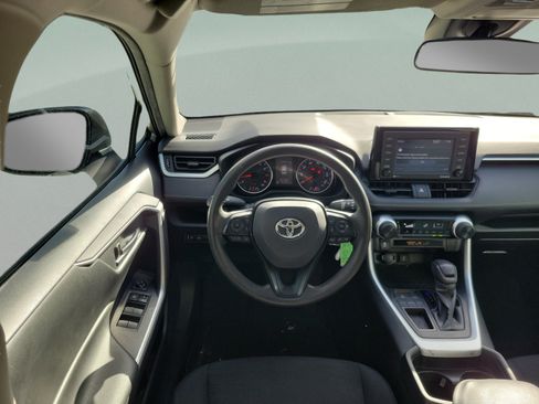 Used 2021 Toyota RAV4 LE FWD image 21