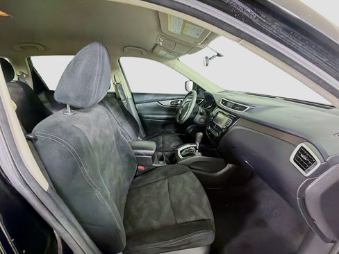 Used 2016 Nissan Rogue SV w/ SV Premium Package FWD image 30