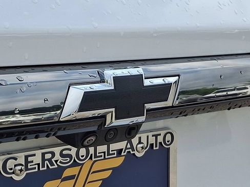 Used 2023 Chevrolet Traverse RS AWD/4WD image 32