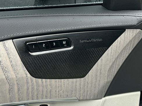 Certified 2023 Volvo XC90 T8 Ultimate image 17