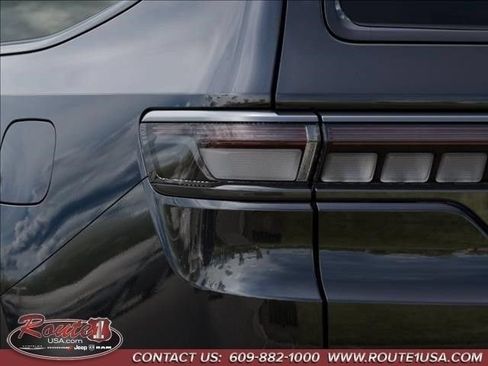 New 2026 Jeep Grand Wagoneer L Summit AWD/4WD image 10