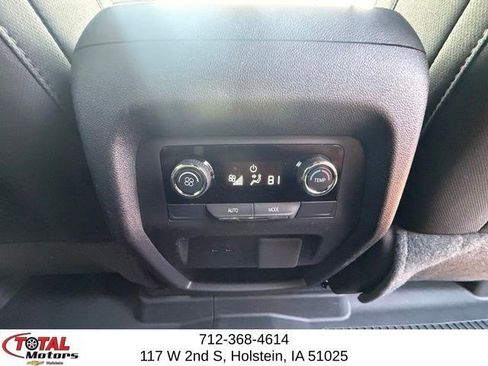 Used 2024 Chevrolet Traverse LT w/ LPO, Floor Liner Package FWD image 16