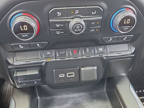 Used 2021 Chevrolet Silverado 1500 RST AWD/4WD image 16