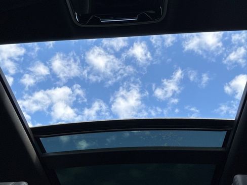 Used 2018 Land Rover Range Rover HSE image 12