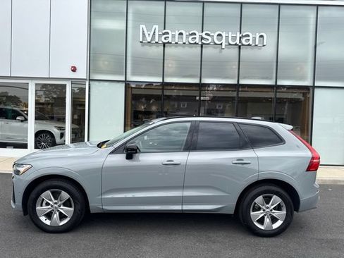Used 2025 Volvo XC60 B5 Plus AWD/4WD image 2