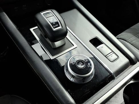 Used 2024 Mitsubishi Outlander SE image 28