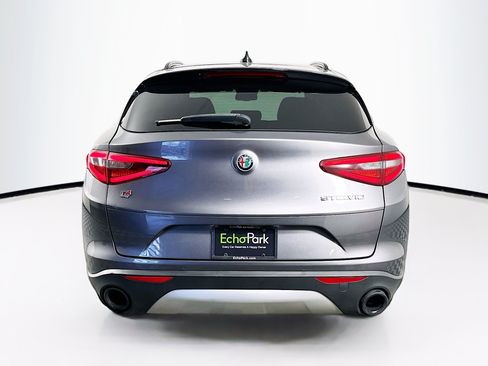 Used 2018 Alfa Romeo Stelvio Sport w/ Quick Order Package 22J Sport AWD/4WD image 7