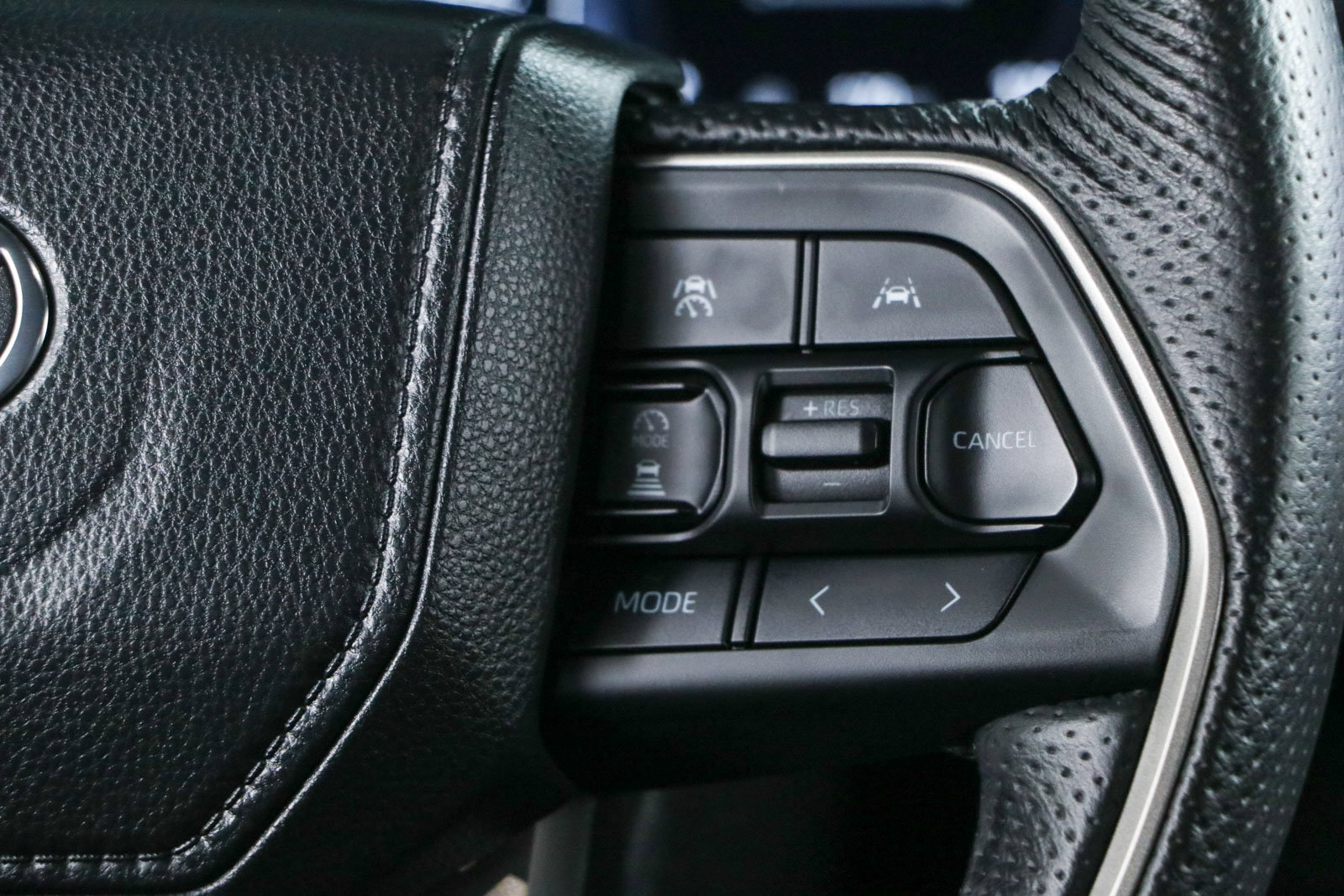 Used 2024 Toyota Tacoma TRD Sport AWD/4WD image 15
