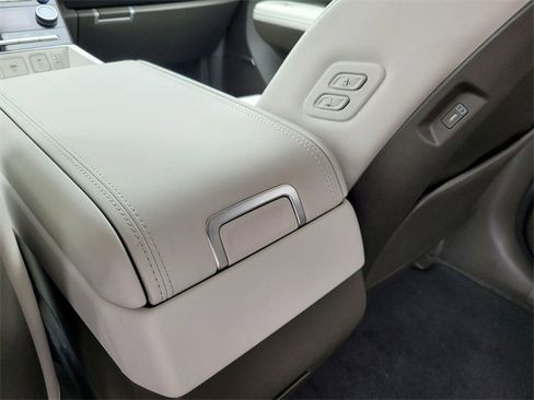 New 2025 Hyundai Santa Fe Calligraphy image 11