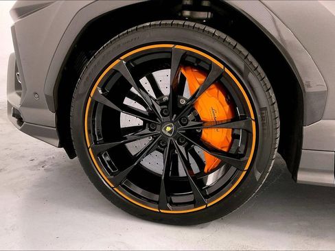 Used 2022 Lamborghini Urus image 17