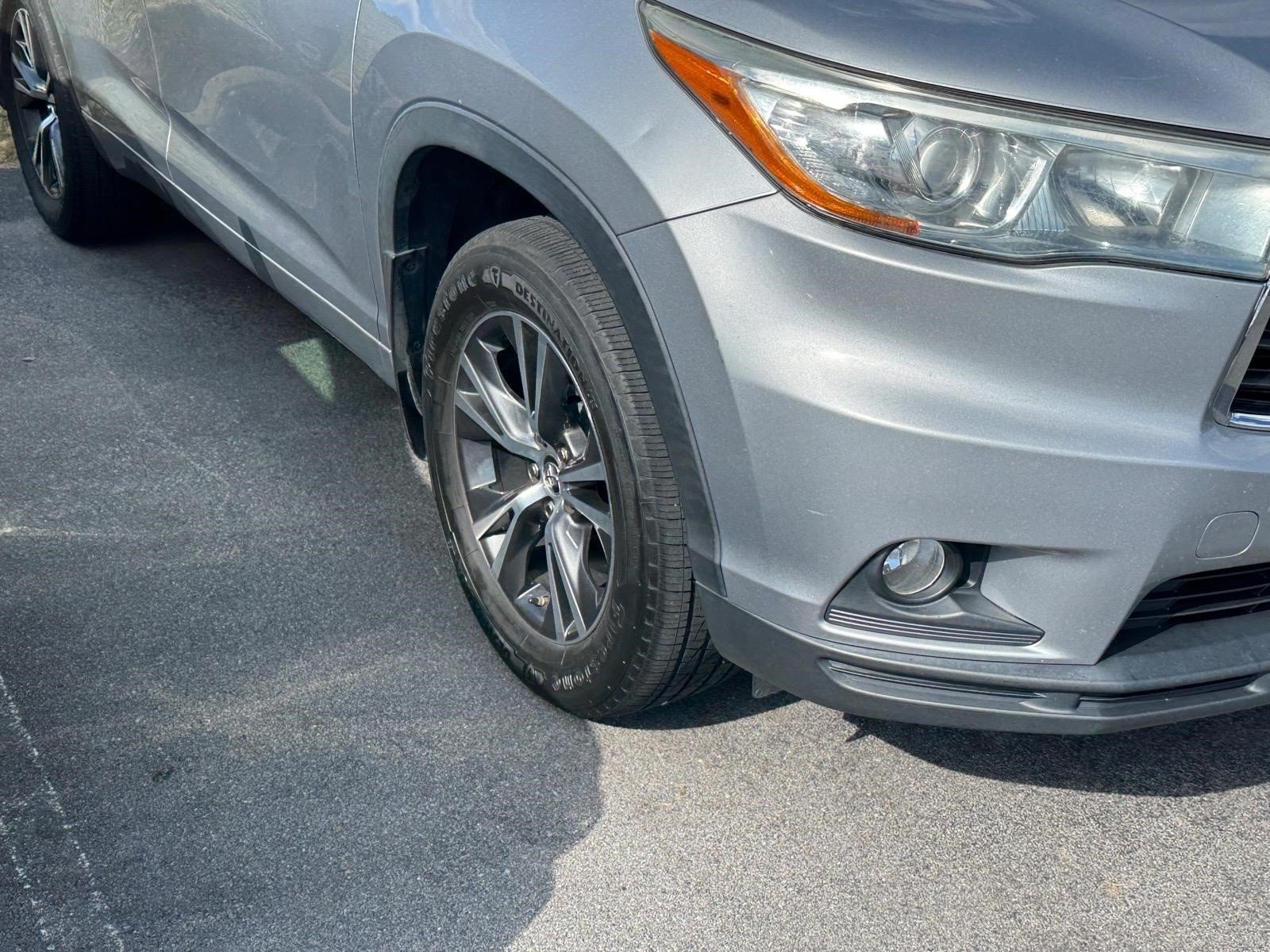 Used 2016 Toyota Highlander XLE AWD/4WD image 11