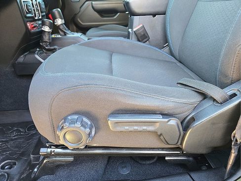 Used 2023 Jeep Wrangler Unlimited Rubicon 4xe image 25