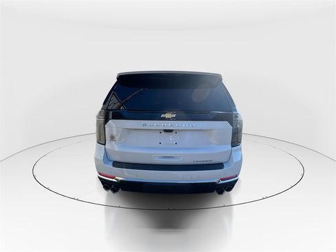 New 2026 Chevrolet Suburban Premier image 7