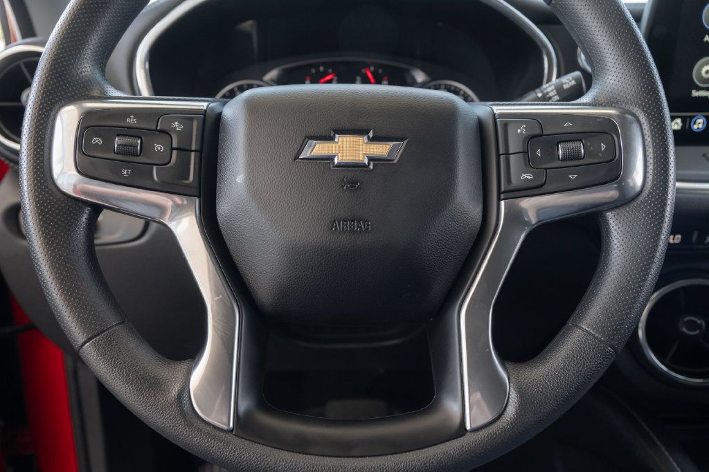 Used 2026 Chevrolet Blazer LT w/ Convenience Package FWD image 23