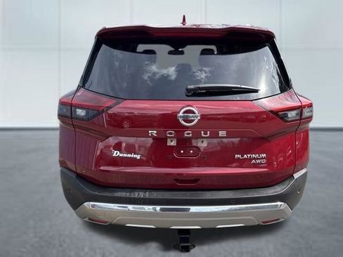 Used 2021 Nissan Rogue Platinum image 3
