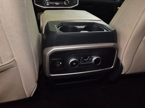 Certified 2022 Ford Expedition XLT RWD image 19