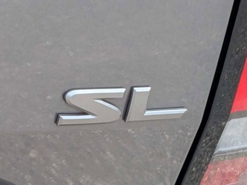 Used 2024 Nissan Frontier SL RWD image 13