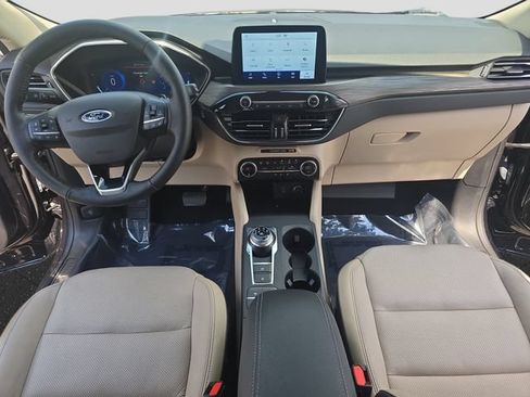 Used 2020 Ford Escape Titanium AWD/4WD image 9