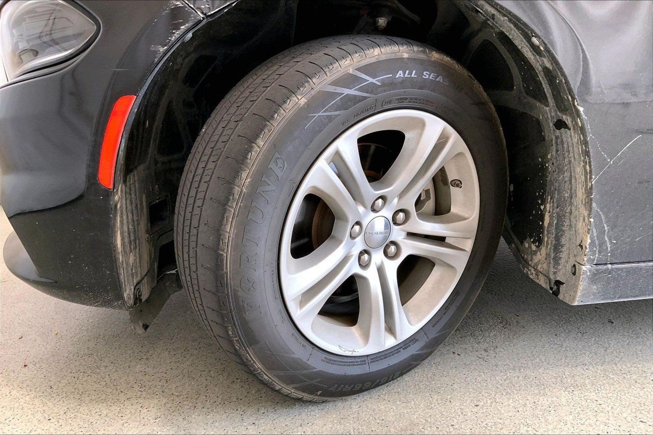 Used 2022 Dodge Charger SXT RWD image 18