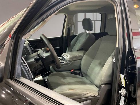 Used 2017 RAM 1500 Express w/ Express Value Package image 24