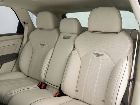 Certified 2023 Bentley Bentayga Extended Wheelbase AWD/4WD image 25