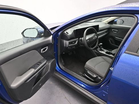 Used 2025 Kia K4 FWD image 12