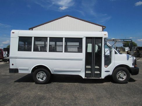 Used 2007 Chevrolet Express 3500 w/ School Bus Package RWD image 2