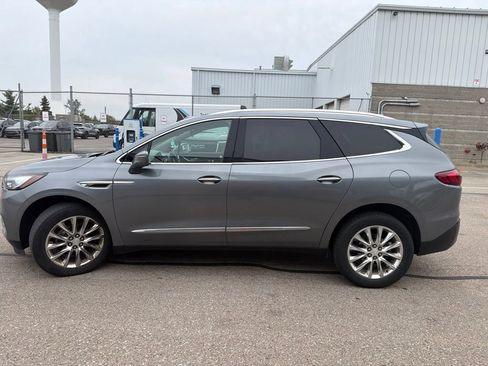 Used 2020 Buick Enclave Premium w/ Sun and Sites Package AWD/4WD image 5