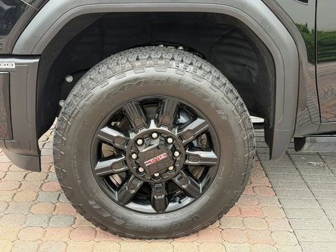 Certified 2025 GMC Sierra 2500 AT4 w/ Technology Package AWD/4WD image 12