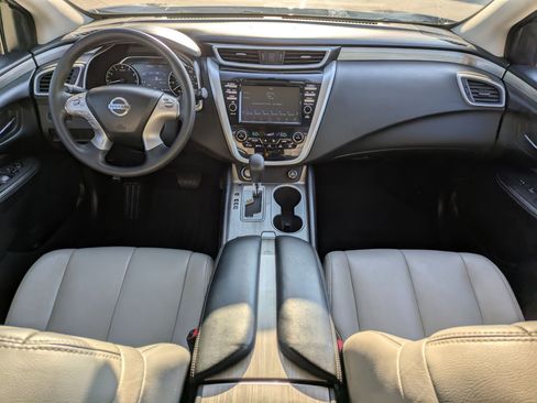 Used 2017 Nissan Murano S w/ Navigation Package image 16