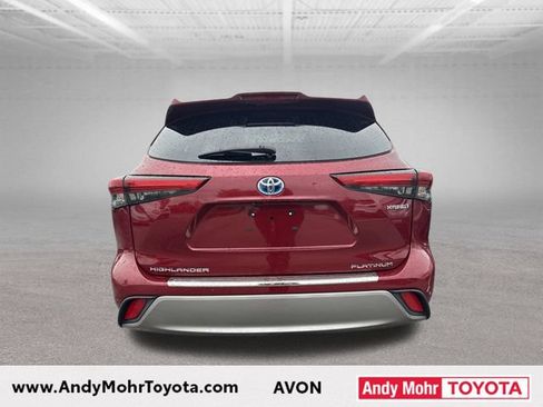 Used 2023 Toyota Highlander Platinum FWD image 7