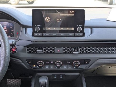 Used 2025 Honda Accord SE image 17