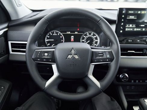New 2026 Mitsubishi Outlander SE FWD image 33
