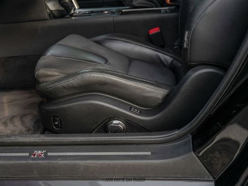 Used 2010 Nissan GT-R Premium AWD/4WD image 32