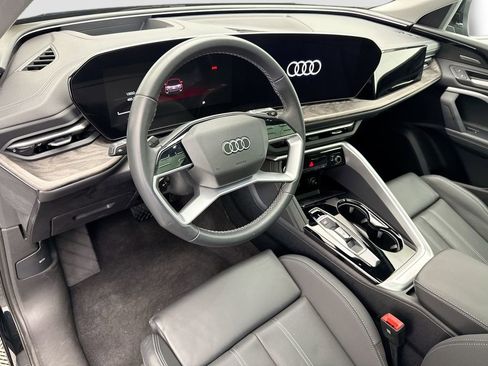 Used 2025 Audi Q5 Premium Plus w/ Premium Plus AWD/4WD image 9
